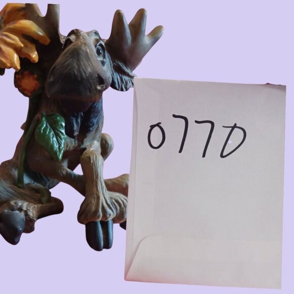 Big Sky Carvers Mountain Mooses Figurine With Sunflower - Picture 12 of 12